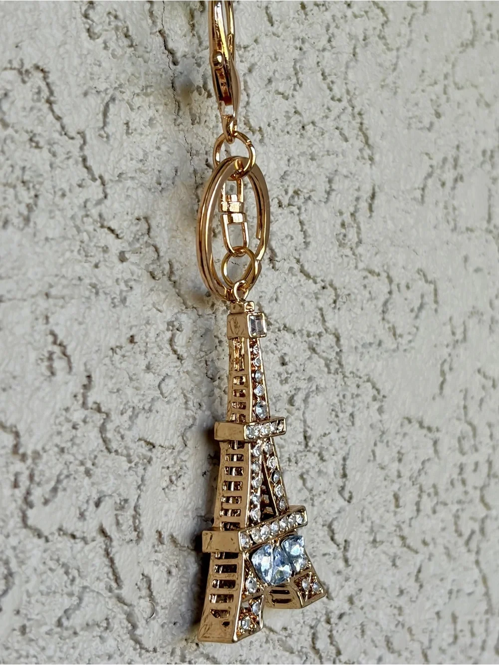 Sparkling Gold Eiffel Tower Crystal Keychain - Chic Women’s Accessory